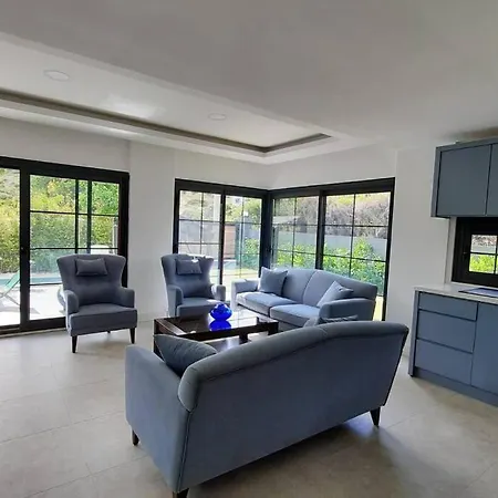 فيلة Cesme Merkezde Oezel Havuzlu Villa, Private Pool At Cesme Center *