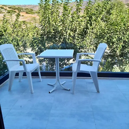 Cesme Merkezde Oezel Havuzlu Villa, Private Pool At Cesme Center فيلة *
